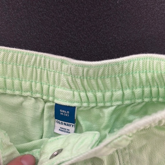Old Navy Cargo Shorts in Mint Green with Durable Fabric - Picture 2 of 2